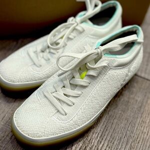 NEW Rothy's The Lace-Up Sneakers